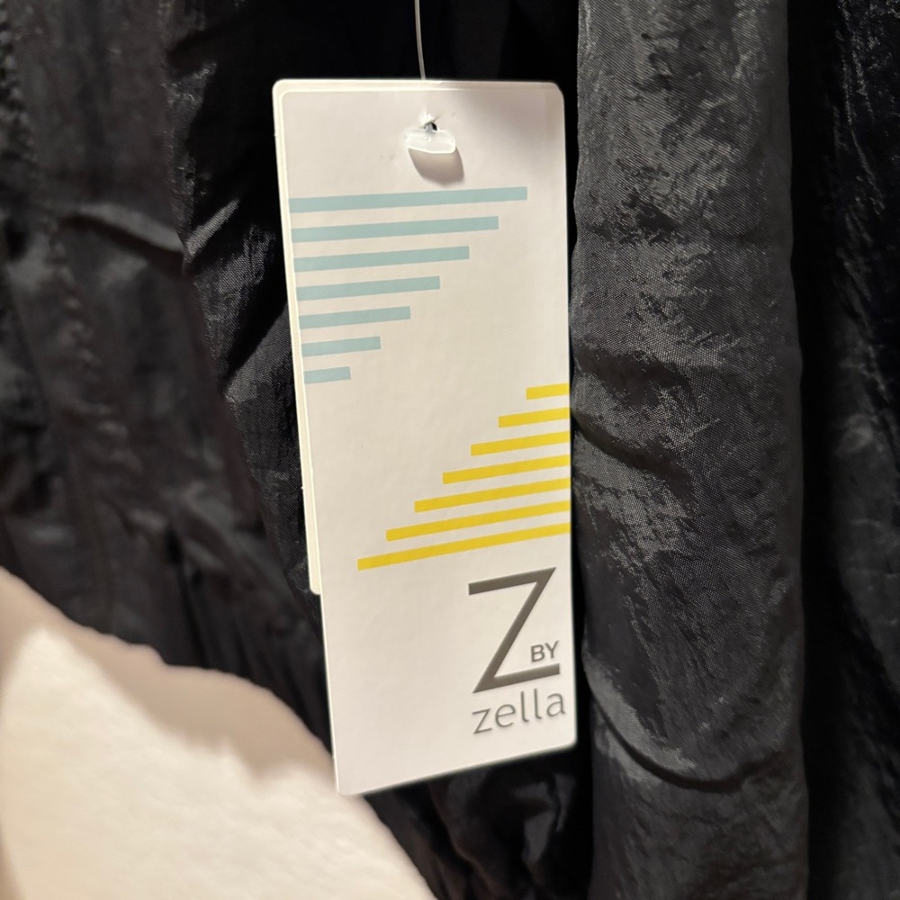 Zella Women's Black Bomber Jacket Nylon NWT - Picture 8 of 10